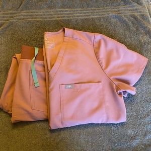 Figs Limited Mauve Scrub Set Size:M/MP
